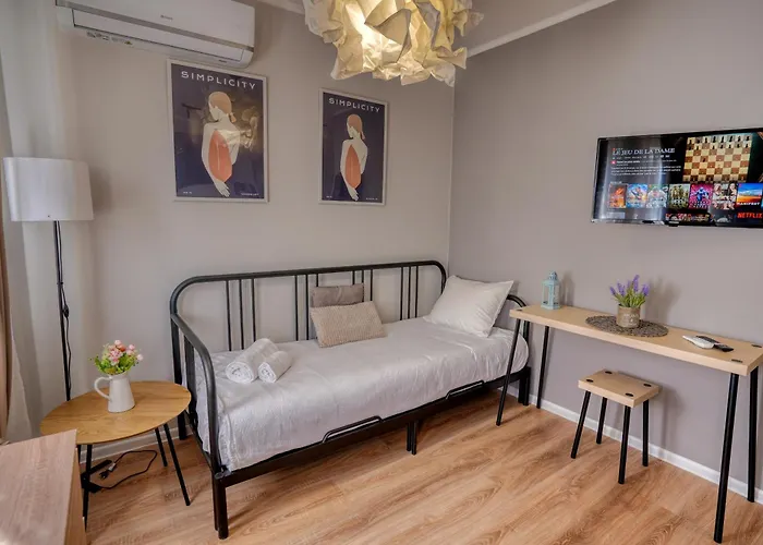 Lily's 4 By Bulgarentals -