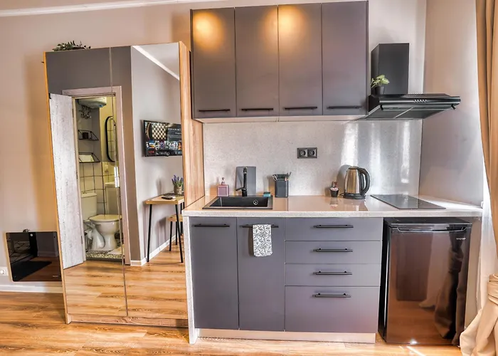 Lily's 4 By Bulgarentals - *