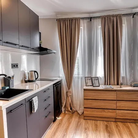 Lily's 4 By Bulgarentals - *